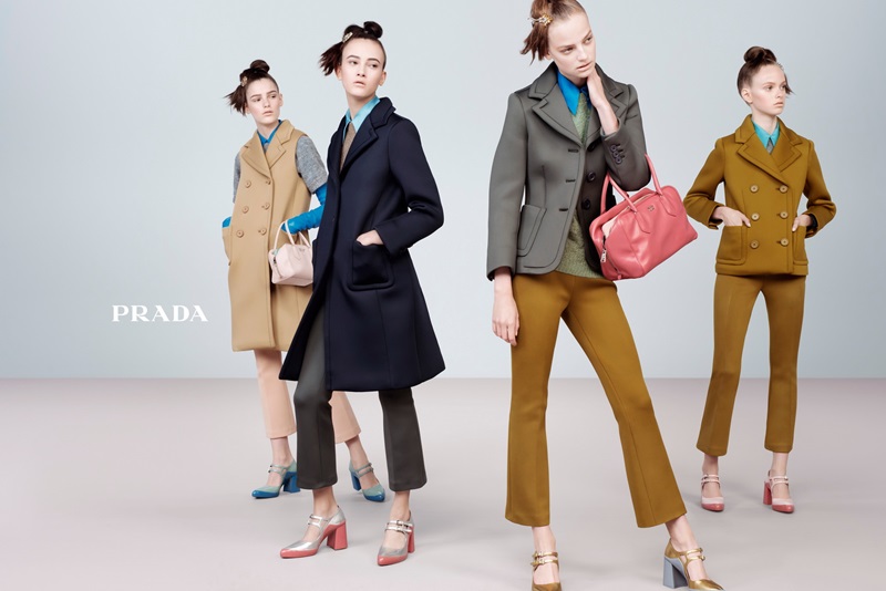 	PRADA 2015秋冬女裝廣告

PRADA 2015秋冬廣告由攝影大師Steven Meisel運用優雅並顛覆傳統的手法對現代女性特質加以禮讚，重現了現實的概念，將湧現的青春氣息與歷久彌新的極致女性化元素融合，展現了服裝的獨特結構：在一場關於超現實風格的對話中，即興的手勢和有趣的肢體語言看似隨意，實則精心編排。本季服裝透過高科技作法將傳統材質進行重新演繹，使布料表面呈現虛幻光澤。非典型的九分褲套裝，在顏色挑選以充滿超現實氣息為主調。對時尚概念的重新詮釋看似細微卻不容忽視，表現在不同元素的搭配上，例如長手套與短版金屬感的上衣組合，卻能釋放出強大的吸引力。