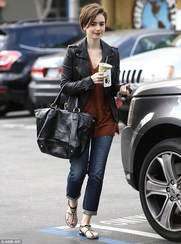 莉莉柯林斯 (Lily Collins)