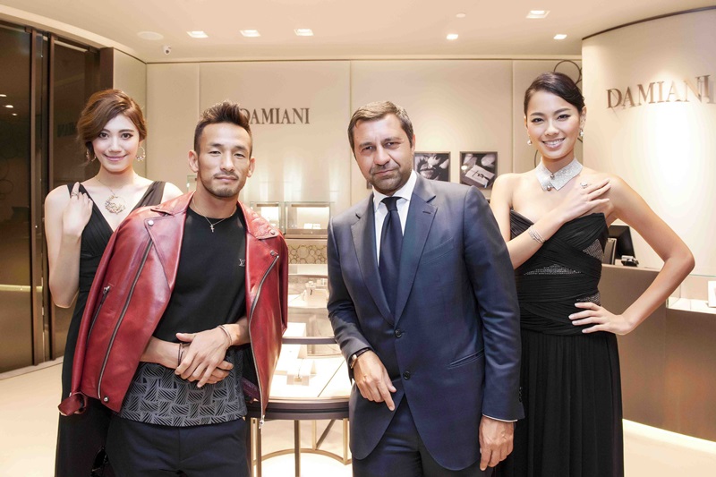 (由左至右)名模方舲, 中田英壽, DAMIANI副總裁Giorgio Damiani 及名模王麗雅於店內合影