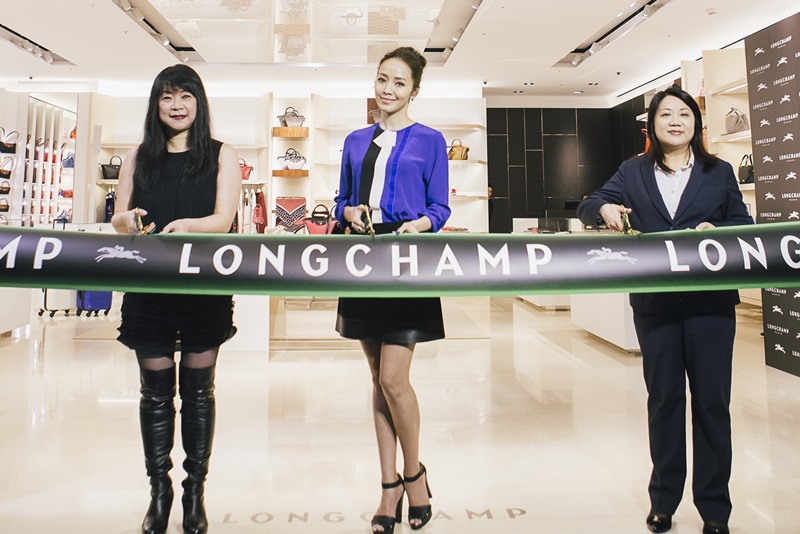 開幕剪綵嘉賓Longchamp台灣區總經理許淑憫、侯佩岑、太平洋SOGO復興館店長許淑賢