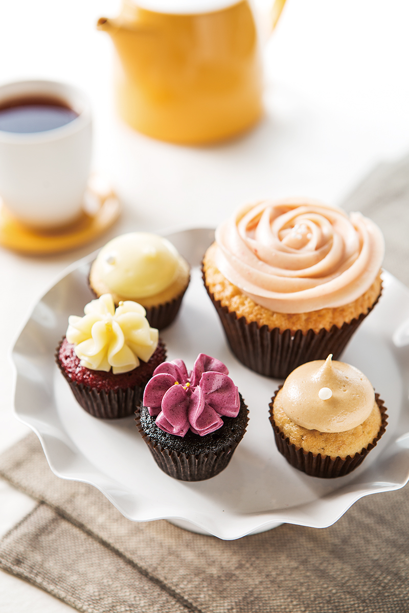 Cup Cake（順時鐘）草莓甜心（大）、貓王也瘋狂、黑醋栗巧克力、紅絲絨、蜂蜜檸檬
