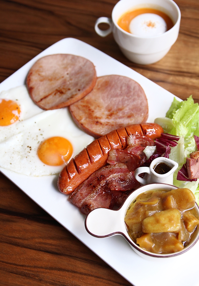 Dears Waffle & Café原始人早午餐。