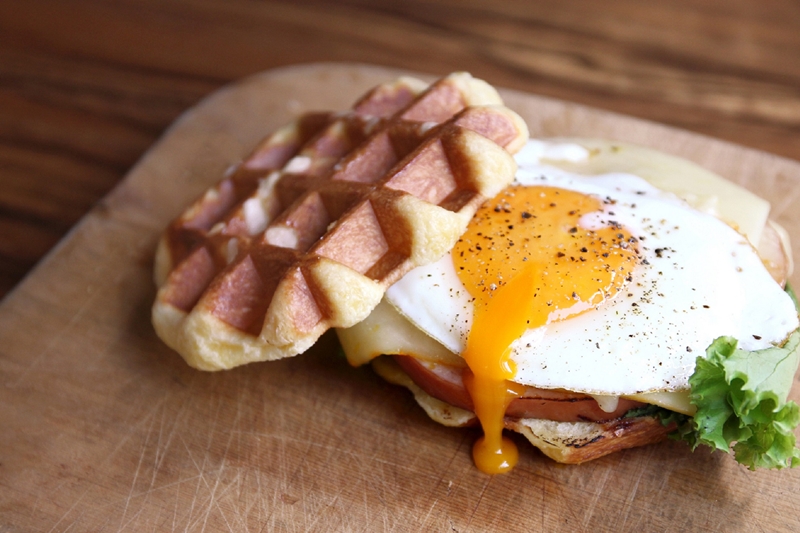 Dears Waffle & Café闊克太太鬆餅三明治。