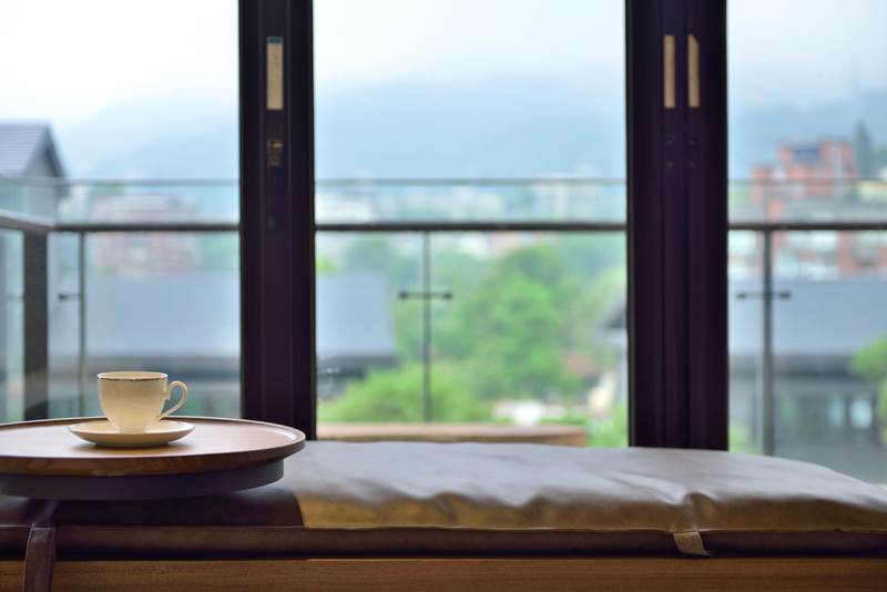 一景一茶，緩和快速節奏步調。