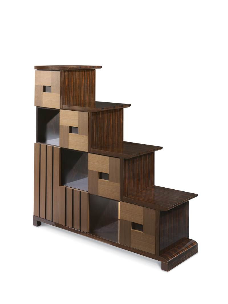 CLASSIC STEP矮櫃，如同階梯般層層上揚。（金山家具）