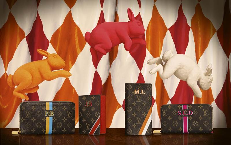 LOUIS VUITTON　條紋、姓名縮寫、顏色所有的變化選擇，總共能夠有2億種組合。