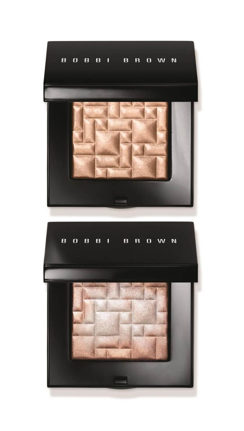BOBBI BROWN 金緻美肌粉8g／NTD1,600。