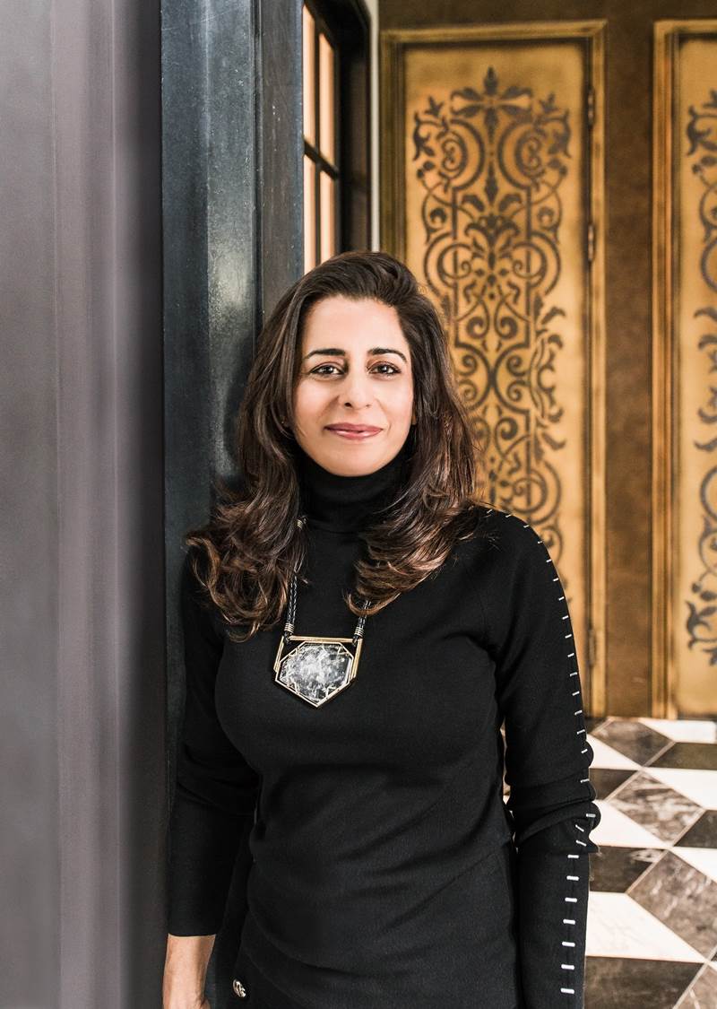 Shalini Misra曾任職於美國、印度、英國等地知名的建築設計公司，並與1996年成立自己的公司。
