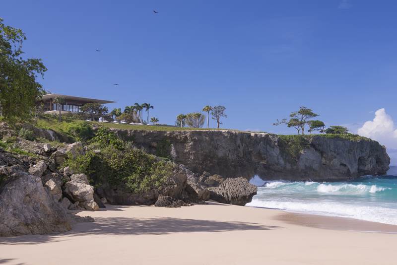 Amanera Resort矗立於普拉雅格朗德（Playa Grande）海灘上。