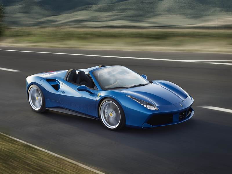 折疊式硬頂敞篷 Ferrari 488 Spider美型登場