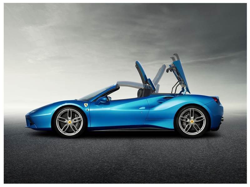 Ferrari 488 Spider開關頂篷只需14秒。