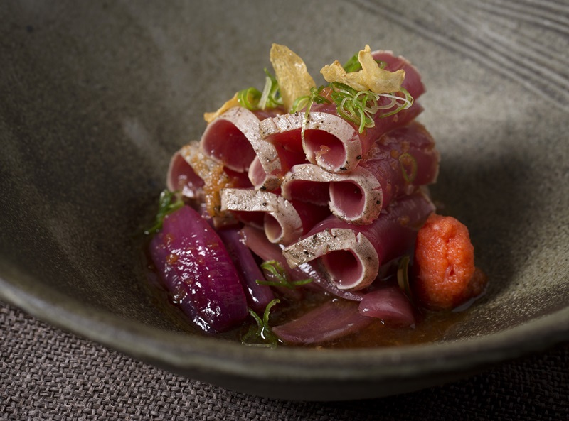sliced seared tuna with chilli daikon and ponzu sauce