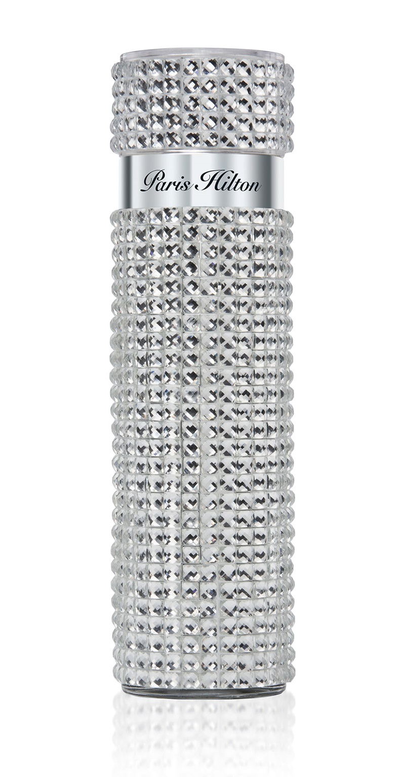 Paris Hilton 十周年璀璨紀念限量版女性淡香精／100ml／NTD2,950以閃亮的白鑽水晶環繞瓶身璀璨動人，前味水蜜桃、瑪格麗特等果香揉合，中味如盛開的美麗花束，後味則是檀香融合麝香，交織出誘人的香氛饗宴。