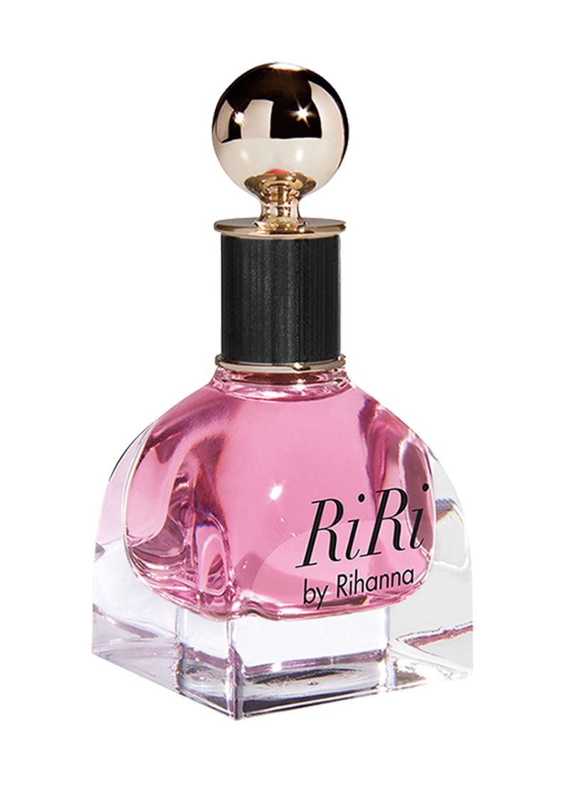 RiRi女性淡香精／100ml／NTD2,750 充滿誘惑感的甜美花香調，百香果、萊姆，搭配黑醋栗與義大利柑橘組成前味，中味增添嫵媚花香，後味將香草融合麝香與檀香，恣意挑動嗅覺感官。