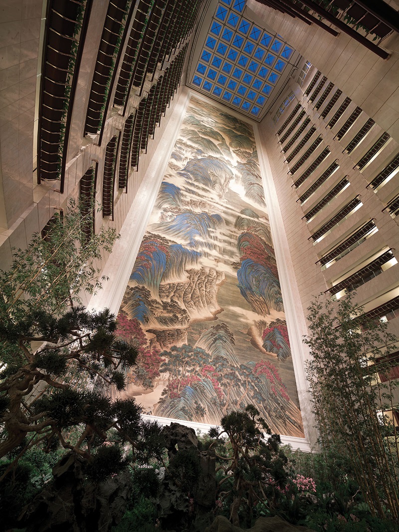 16層樓高，世界最大的風景絹畫《大好河山》。
