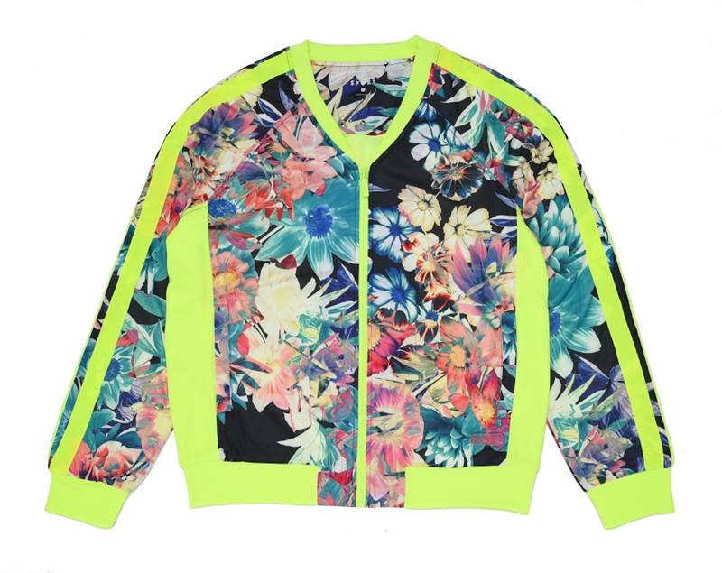 Juicy Couture撞色運動外套。