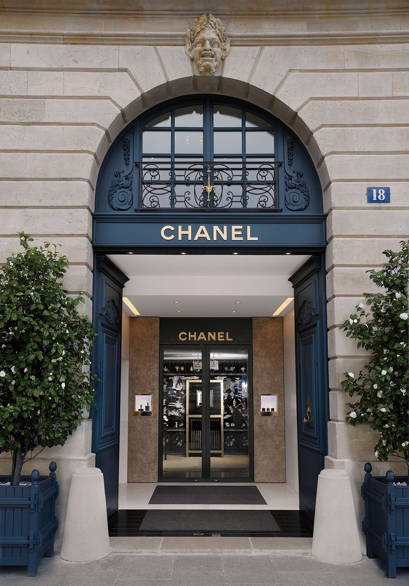 凡登廣場上Chanel珠寶店大門。