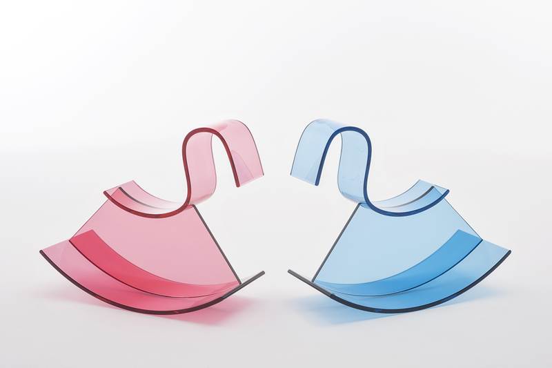 流線型的線條，很有設計感。(Kartell)