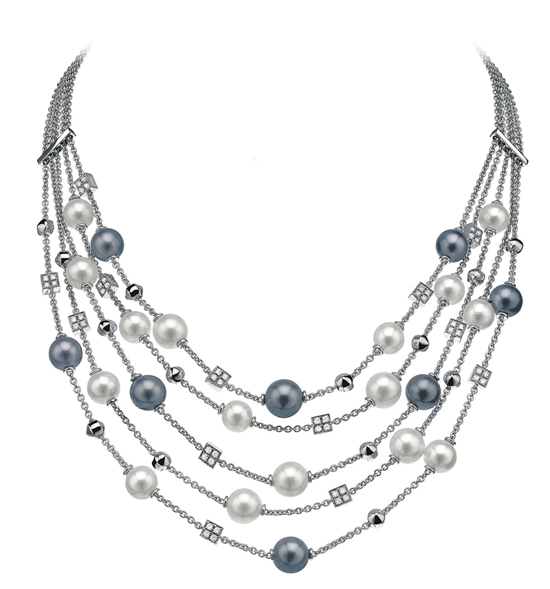 Bvlgari LVCEA系列白金珍珠項鍊／NTD約1,460,000。