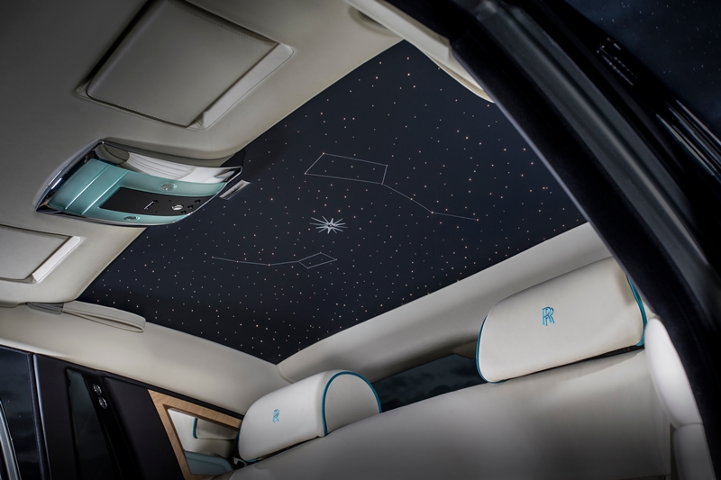 專屬車內星空。