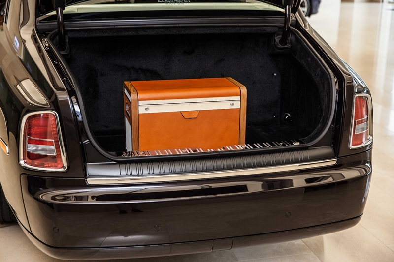 ROLLS-ROYCE頂級客製化服務連車主的生活配件都設想周全。