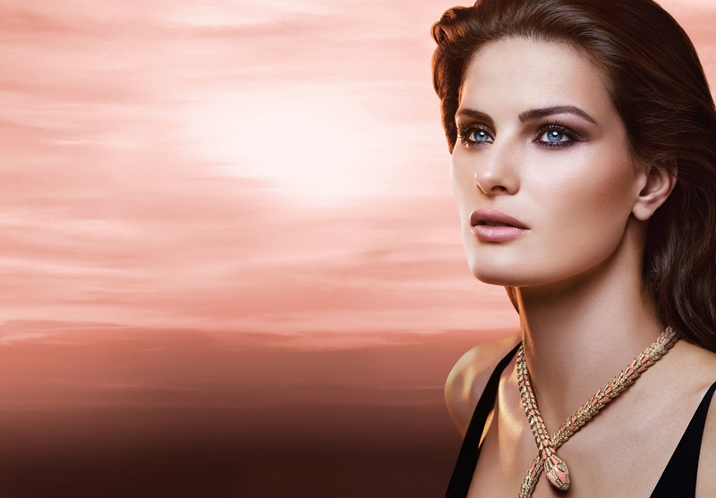 巴西超模Isabeli Fontana演繹寶格麗玫瑰金漾女士形象廣告。