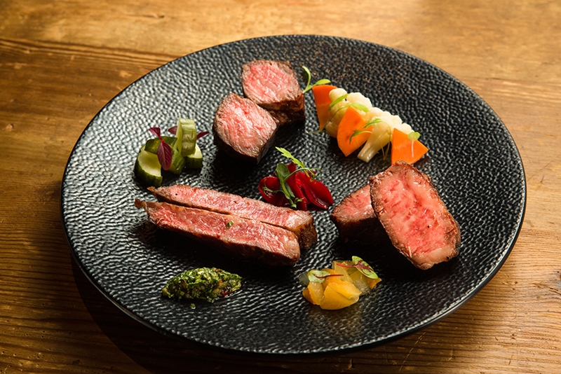 TK SEAFOOD & STEAK「和牛三式」。