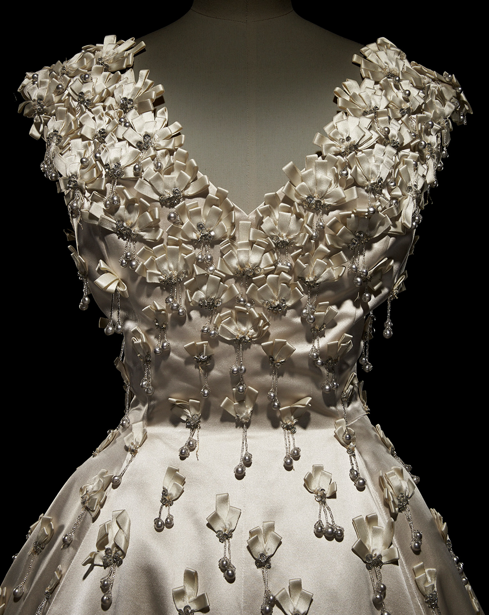 1955年高級訂製服秋冬Y系列Première Soirée蝴蝶結綴飾晚禮服