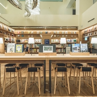 過年閒閒來這兒踩春──世界最美書店姊妹店