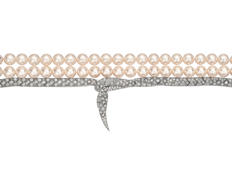 Tiffany 2016 Masterpieces （上）Akoya白色珍珠手鍊與（下）鉑金鑲鑽緞帶造型手鍊。