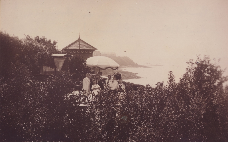 Dior Family at Villa des Rhumbs terrace ,1912 ©Christian Dior Museum