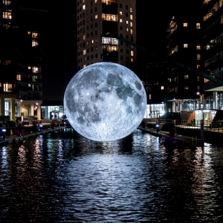 親愛的，我把月亮縮小了！英國藝術家Luke Jerram的月亮博物館計畫（6/2...