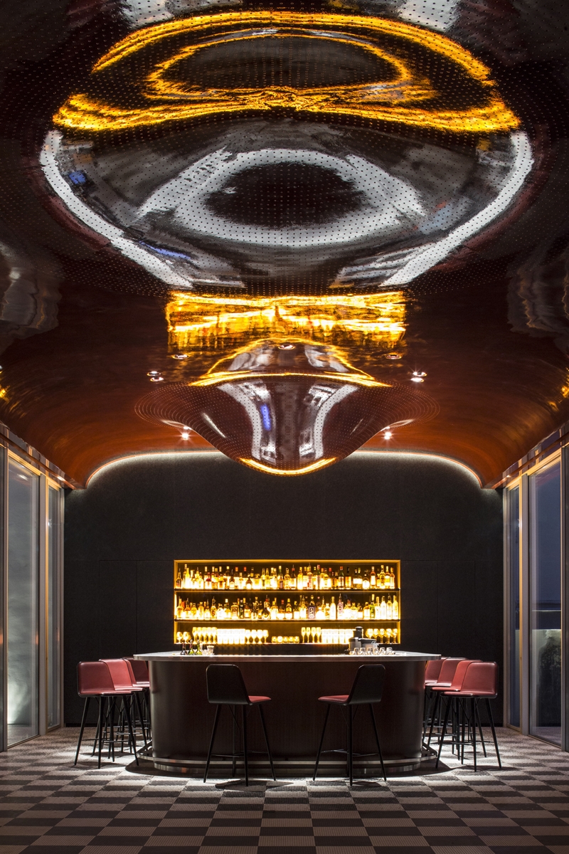 澡堂夜總會酒店（Les Bains Hotel）。