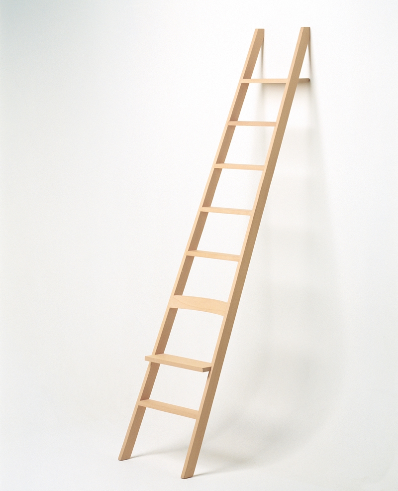 The Ladder是Cecilie Manz的第一個作品，既是梯子也能當椅子；德國設計師Nils Holger Moormann無意間在設計雜誌上看到作品原型後，便立刻決定生產。／Photo from ERIK BRAHL