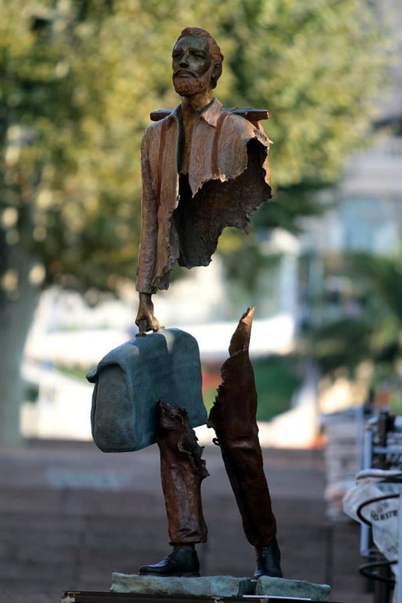 《Les Voyageurs 旅行者》。（Image／http://rebloggy.com）