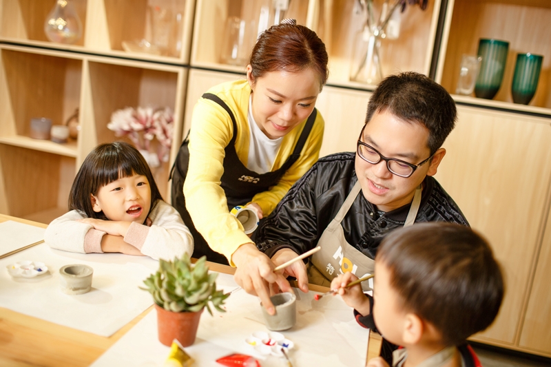HOLA生活學 親子手作課程。