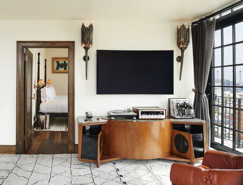 Photo credit is: Annie Schlechter.／The Ludlow Hotel