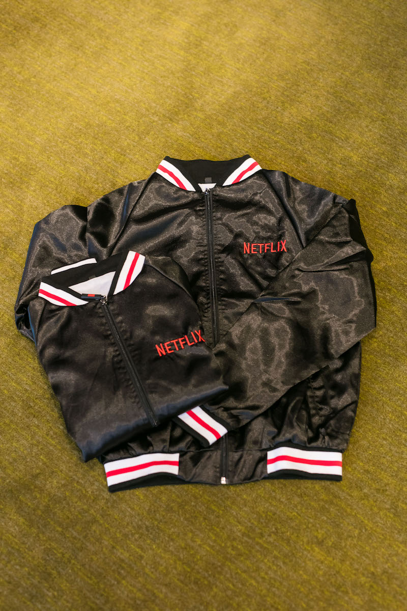 入住「慵懶假期追劇提案」套房，即可獲得Netflix專屬短版夾克。