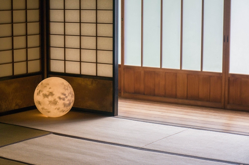 Luna lamps／Acorn Studio。