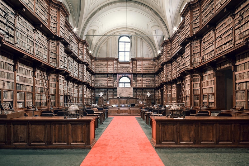 安琪莉佳圖書館（Biblioteca Angelica），位於義大利羅馬（Rome），建於1604年。