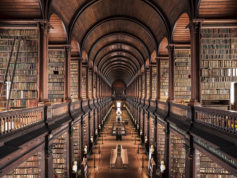 三一學院圖書館（Trinity College Library），位於愛爾蘭都柏林（Dublin），建於1732年。