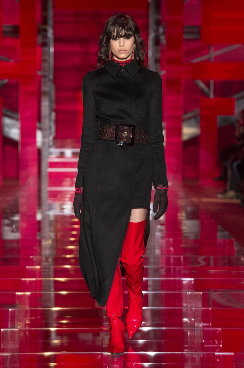 米蘭秋冬時裝周直擊！Versace鮮明色彩演繹未來