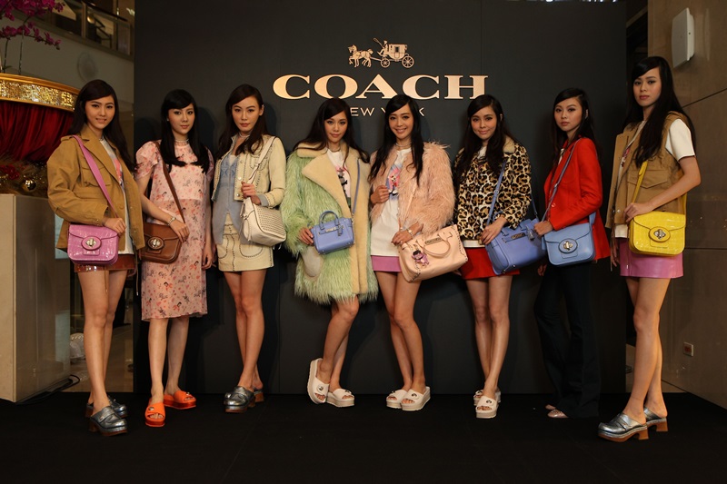 凱渥名模王心恬、廖奕琁帶頭率領眾名模展示COACH 2015春季與美國加州當代藝術家Gary Baseman合作創作全新女裝系列