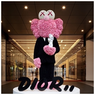 DIOR邀藝術家KAWS創作 在台北新光三越 A11...