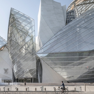 李易暹建築攝影展、世界建築書展就在明日咖啡，一起跟著...