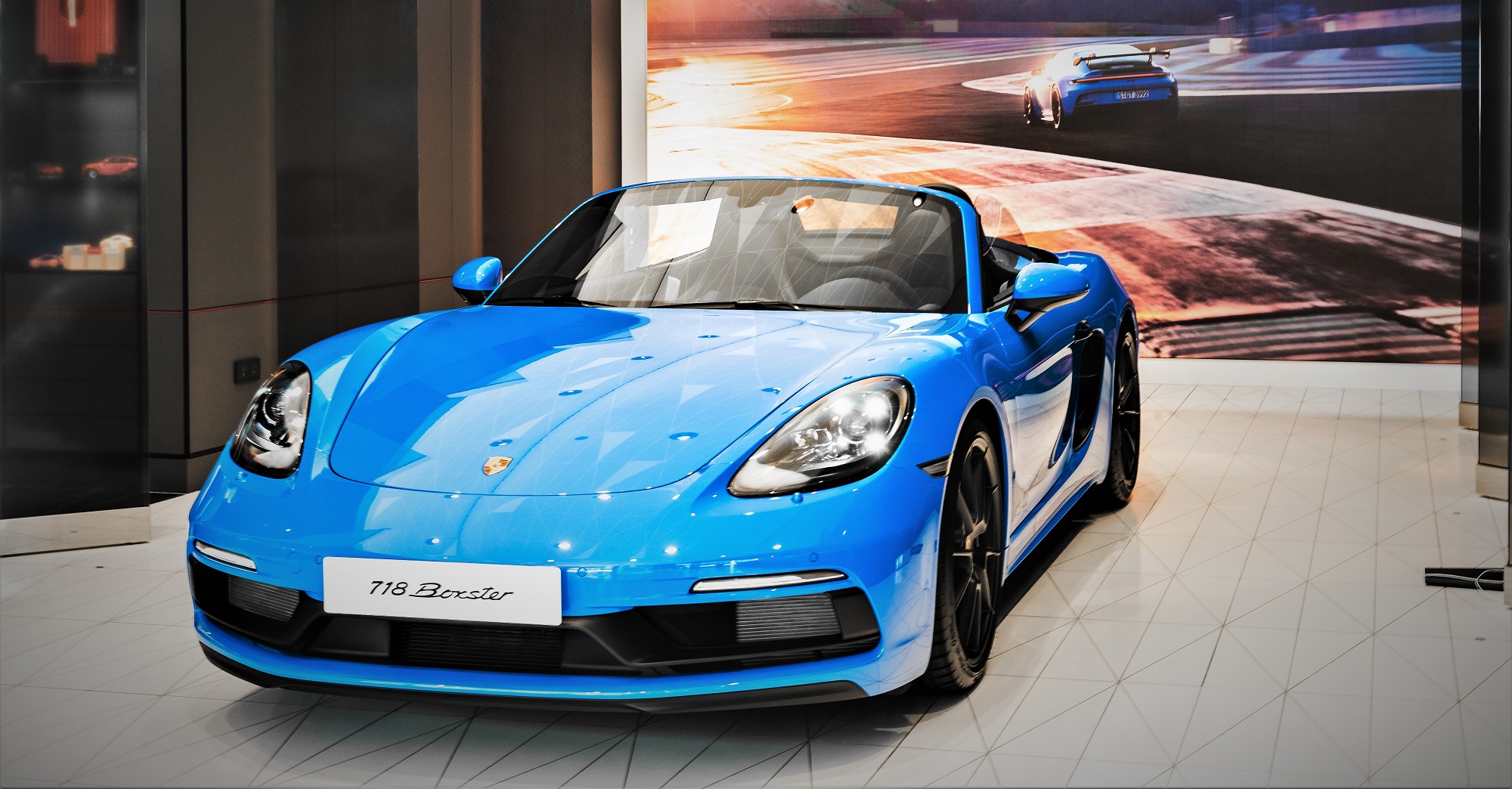 青鯊藍的疾速魅影  限量紀念款Porsche 718 Boxster GTS 4.0限時展示中