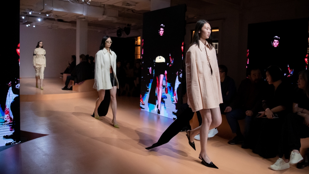 2022春夏米蘭時裝週！Miuccia Prada、Raf Simons攜手重塑現代性感樣貌