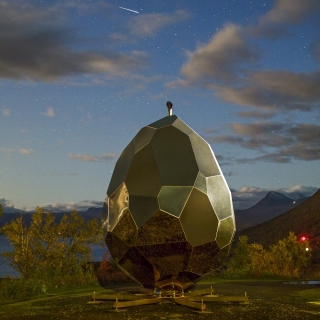 被疫情耽誤的大金蛋  瑞典設計雙人組的Solar Egg桑拿房正式開張