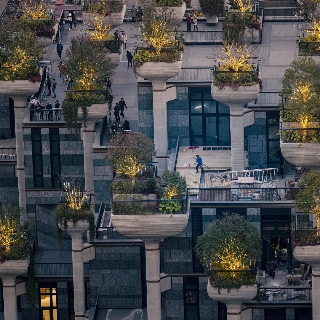 【#Architecture】上海的夢幻空中花園，水泥叢林中的千根綠木