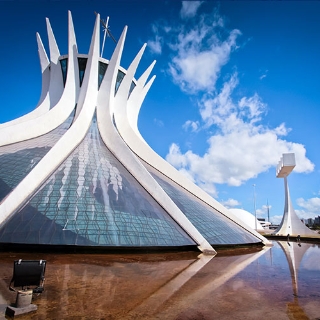 故鄉、人體、曲線：Oscar Niemeyer畢生追...